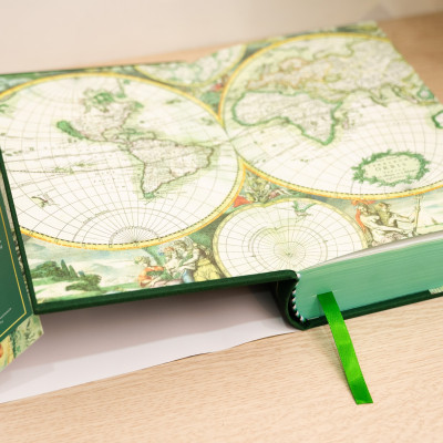 (Bản đặc biệt giới hạn IN TRANH BỤNG bìa vải, in tranh tờ gác) TRÁI ĐẤT CHUYỂN MÌNH: MỘT LỊCH SỬ CHƯA KỂ VỀ NHÂN LOẠI - Peter Frankopan - Omega Plus